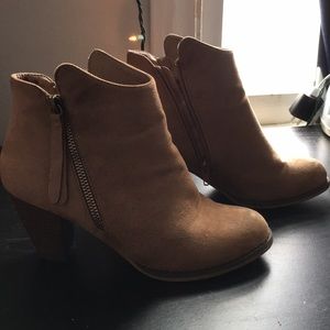 Tan Heel Booties!